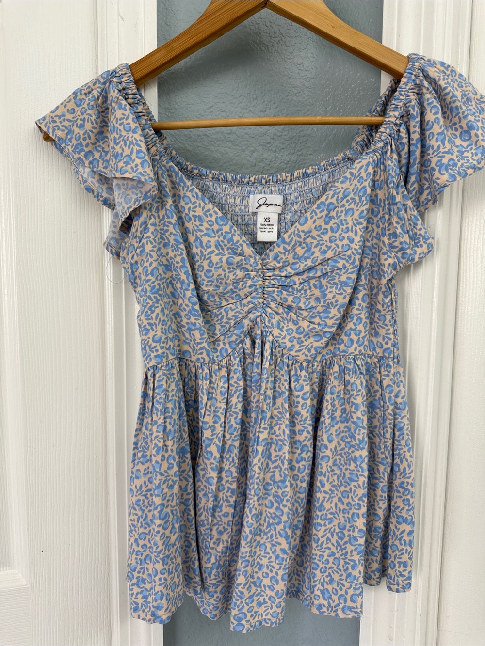 Japna Blue and Cream Floral Ruffled top size XS